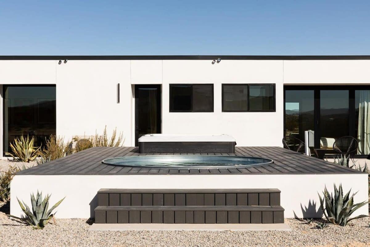 Skydweller - Modern Holiday home *